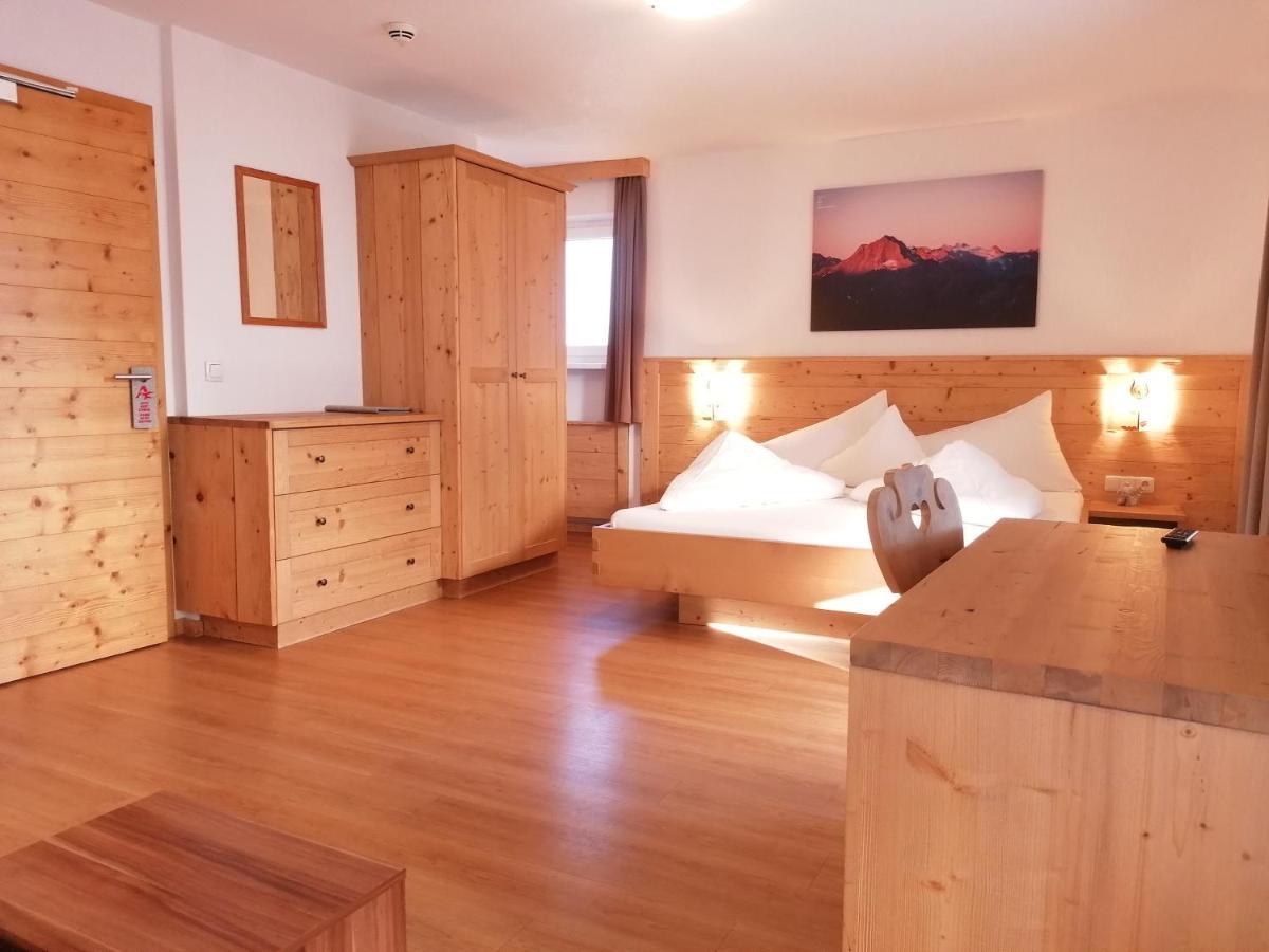 Adler Hotel-Pension Fulpmes Ngoại thất bức ảnh