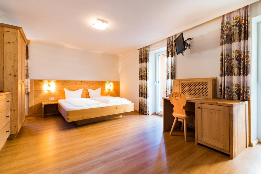 Adler Hotel-Pension Fulpmes Ngoại thất bức ảnh